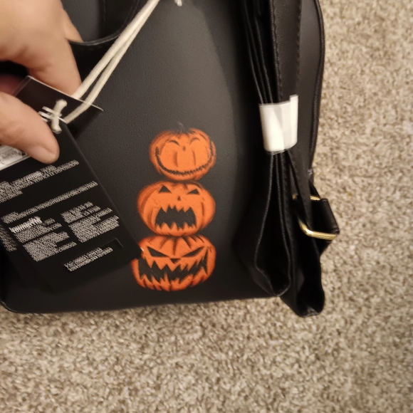 Nightmare before Christmas lock shock and barrel purse - Picture 2 of 7